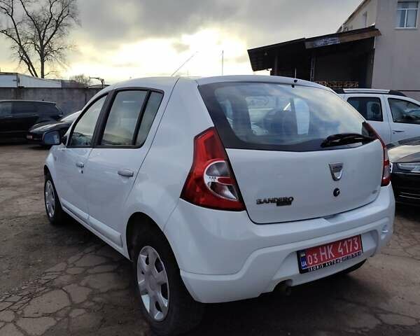 Білий Дачія Sandero, об'ємом двигуна 1.6 л та пробігом 147 тис. км за 5900 $, фото 6 на Automoto.ua