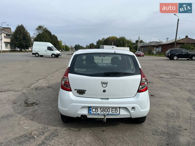 Білий Дачія Sandero, об'ємом двигуна 1.15 л та пробігом 230 тис. км за 3700 $, фото 3 на Automoto.ua