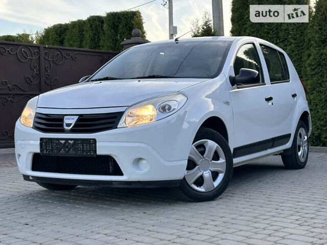 Білий Дачія Sandero, об'ємом двигуна 1.2 л та пробігом 246 тис. км за 4299 $, фото 10 на Automoto.ua