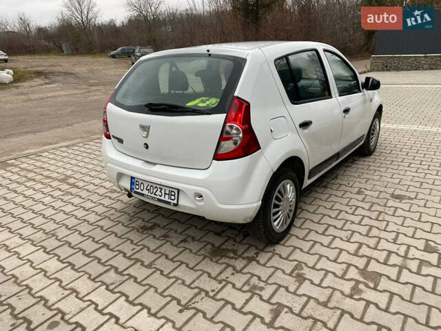Белый Дачия Сандеро, объемом двигателя 1.39 л и пробегом 191 тыс. км за 5200 $, фото 4 на Automoto.ua