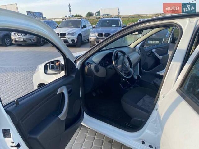 Белый Дачия Сандеро, объемом двигателя 1.2 л и пробегом 133 тыс. км за 4990 $, фото 13 на Automoto.ua