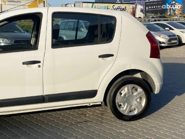 Белый Дачия Сандеро, объемом двигателя 1.2 л и пробегом 133 тыс. км за 4990 $, фото 3 на Automoto.ua