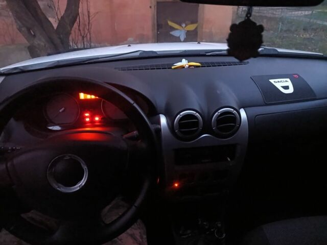 Белый Дачия Сандеро, объемом двигателя 1.1 л и пробегом 230 тыс. км за 4300 $, фото 7 на Automoto.ua