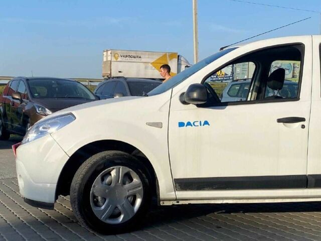 Белый Дачия Сандеро, объемом двигателя 1.2 л и пробегом 133 тыс. км за 4940 $, фото 1 на Automoto.ua