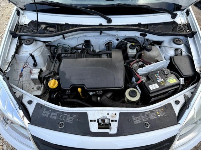 Білий Дачія Sandero, об'ємом двигуна 1.2 л та пробігом 235 тис. км за 4200 $, фото 8 на Automoto.ua