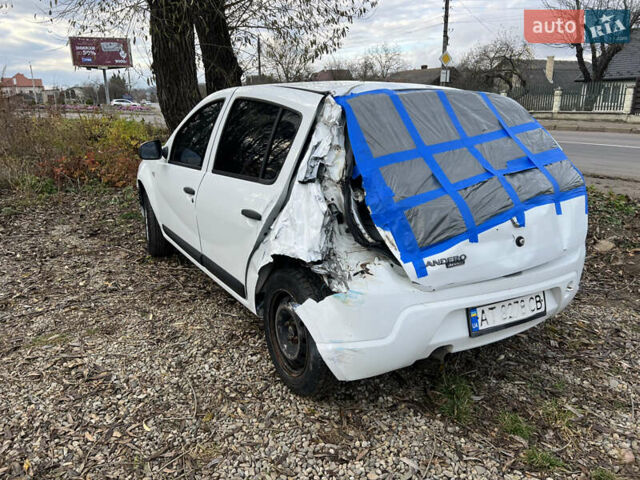 Білий Дачія Sandero, об'ємом двигуна 1.39 л та пробігом 450 тис. км за 1299 $, фото 7 на Automoto.ua