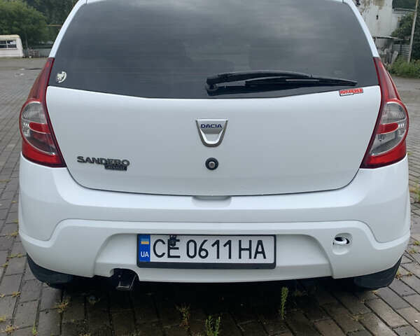 Белый Дачия Сандеро, объемом двигателя 1.15 л и пробегом 147 тыс. км за 5000 $, фото 1 на Automoto.ua
