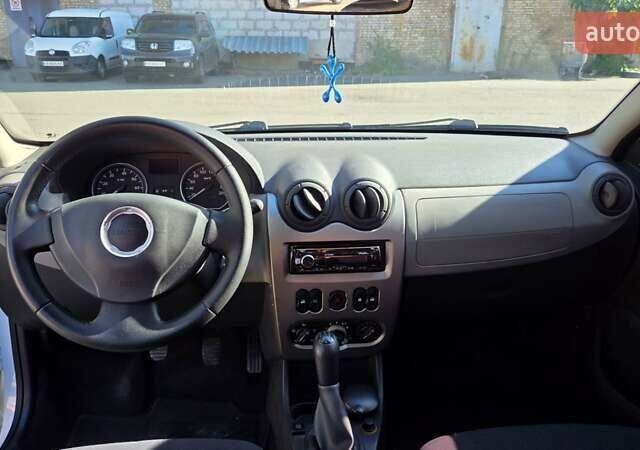 Дачия Сандеро 2010 в Киеве на Automoto.ua Белый Дачия Сандеро, объемом двигателя 1.4 л и пробегом 149 тыс. км за 4700 $, фото 1 на Automoto.ua