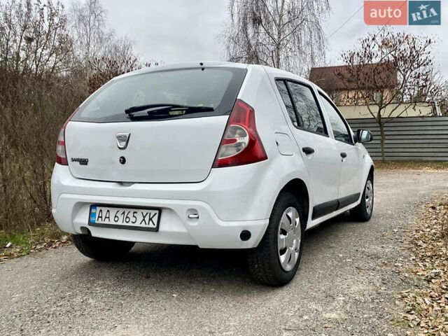 Білий Дачія Sandero, об'ємом двигуна 1.15 л та пробігом 186 тис. км за 3250 $, фото 5 на Automoto.ua