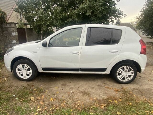 Білий Дачія Sandero, об'ємом двигуна 1.4 л та пробігом 220 тис. км за 3600 $, фото 3 на Automoto.ua