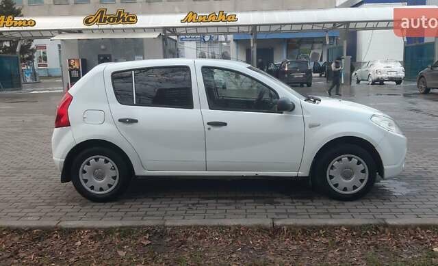 Белый Дачия Сандеро, объемом двигателя 1.4 л и пробегом 336 тыс. км за 2700 $, фото 7 на Automoto.ua