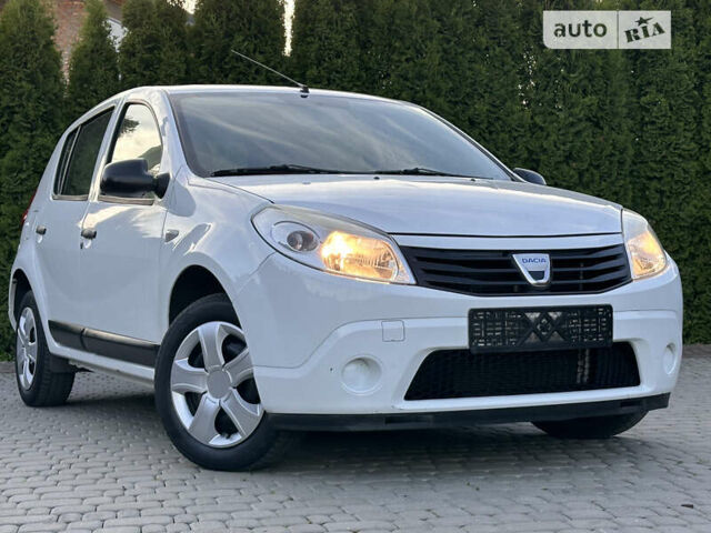 Білий Дачія Sandero, об'ємом двигуна 1.2 л та пробігом 246 тис. км за 4299 $, фото 9 на Automoto.ua