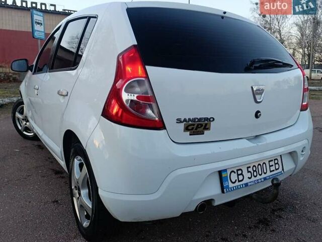 Белый Дачия Сандеро, объемом двигателя 1.2 л и пробегом 233 тыс. км за 4300 $, фото 6 на Automoto.ua