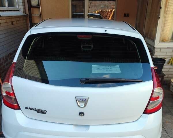 Белый Дачия Сандеро, объемом двигателя 1.15 л и пробегом 138 тыс. км за 5200 $, фото 8 на Automoto.ua