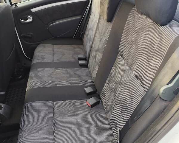 Білий Дачія Sandero, об'ємом двигуна 1.6 л та пробігом 147 тис. км за 5900 $, фото 21 на Automoto.ua