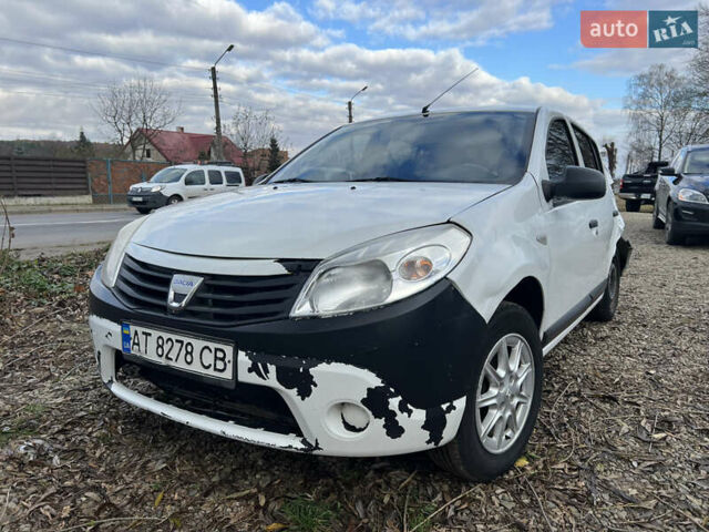 Білий Дачія Sandero, об'ємом двигуна 1.39 л та пробігом 450 тис. км за 1299 $, фото 2 на Automoto.ua