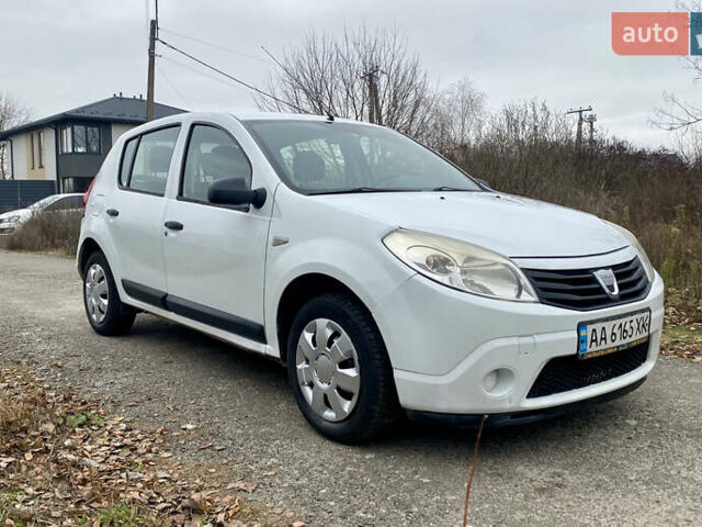 Білий Дачія Sandero, об'ємом двигуна 1.15 л та пробігом 186 тис. км за 3250 $, фото 7 на Automoto.ua