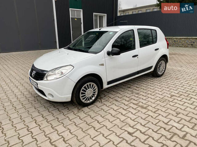 Белый Дачия Сандеро, объемом двигателя 1.39 л и пробегом 191 тыс. км за 5200 $, фото 1 на Automoto.ua