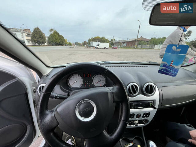 Білий Дачія Sandero, об'ємом двигуна 1.15 л та пробігом 230 тис. км за 3700 $, фото 15 на Automoto.ua