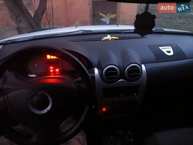 Белый Дачия Сандеро, объемом двигателя 1.2 л и пробегом 233 тыс. км за 4300 $, фото 1 на Automoto.ua