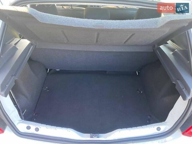 Белый Дачия Сандеро, объемом двигателя 1.2 л и пробегом 133 тыс. км за 4990 $, фото 25 на Automoto.ua