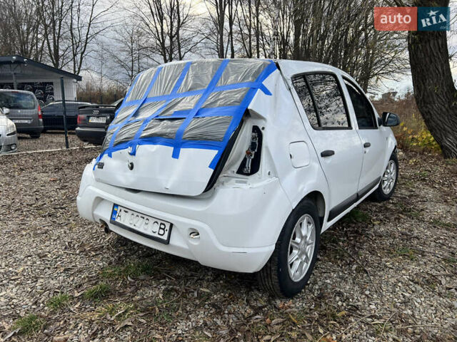 Білий Дачія Sandero, об'ємом двигуна 1.39 л та пробігом 450 тис. км за 1699 $, фото 6 на Automoto.ua