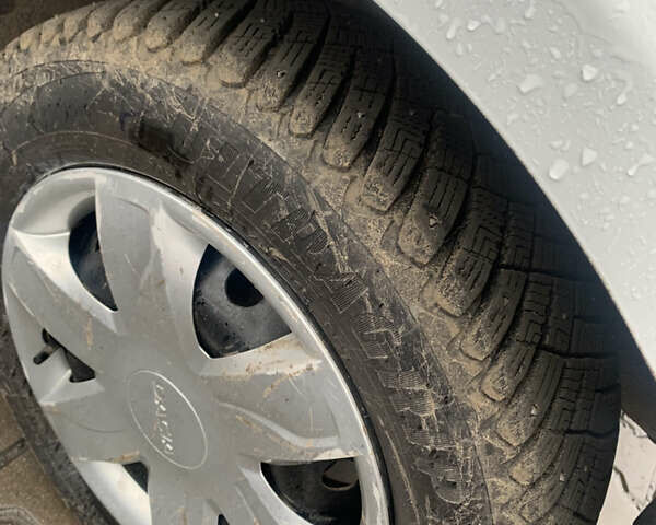 Білий Дачія Sandero, об'ємом двигуна 1.15 л та пробігом 147 тис. км за 4500 $, фото 10 на Automoto.ua