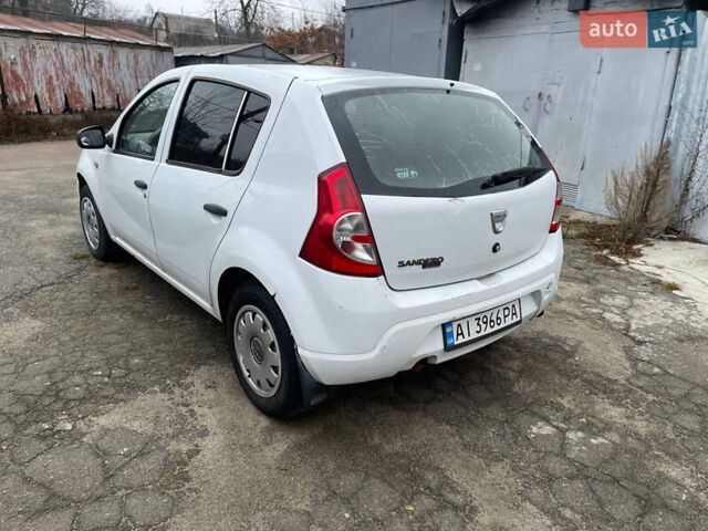 Белый Дачия Сандеро, объемом двигателя 1.39 л и пробегом 336 тыс. км за 2550 $, фото 4 на Automoto.ua