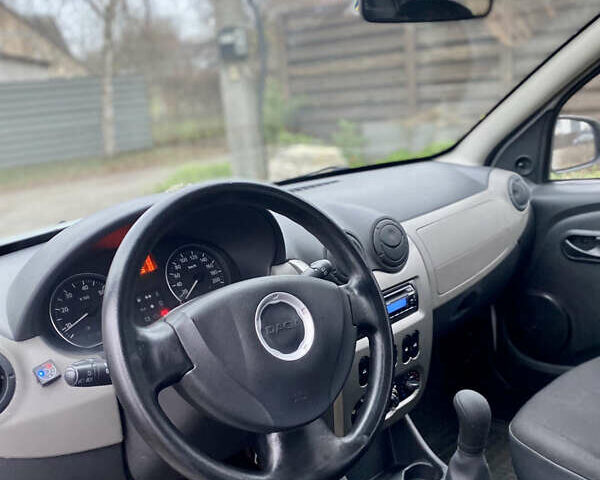 Білий Дачія Sandero, об'ємом двигуна 1.15 л та пробігом 186 тис. км за 3250 $, фото 8 на Automoto.ua