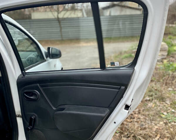 Білий Дачія Sandero, об'ємом двигуна 1.15 л та пробігом 186 тис. км за 3250 $, фото 13 на Automoto.ua