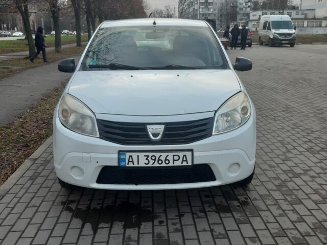 Белый Дачия Сандеро, объемом двигателя 1.4 л и пробегом 336 тыс. км за 2700 $, фото 1 на Automoto.ua