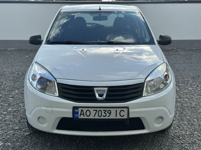 Білий Дачія Sandero, об'ємом двигуна 1.4 л та пробігом 206 тис. км за 3999 $, фото 7 на Automoto.ua