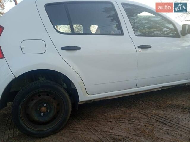 Білий Дачія Sandero, об'ємом двигуна 1.15 л та пробігом 275 тис. км за 3350 $, фото 3 на Automoto.ua