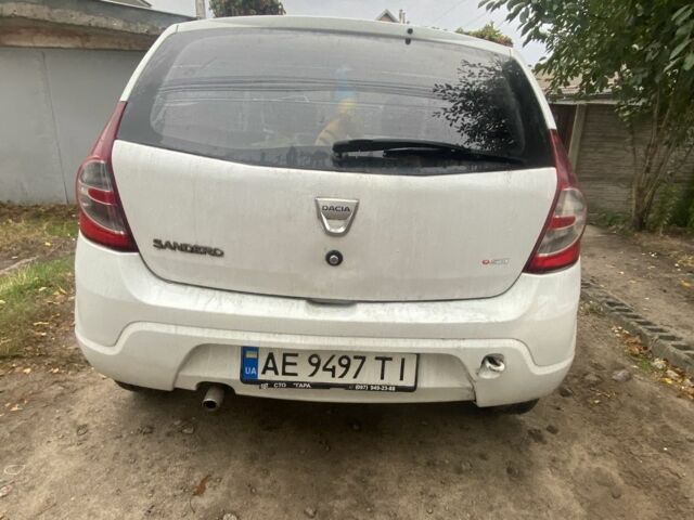 Білий Дачія Sandero, об'ємом двигуна 1.4 л та пробігом 220 тис. км за 3600 $, фото 1 на Automoto.ua