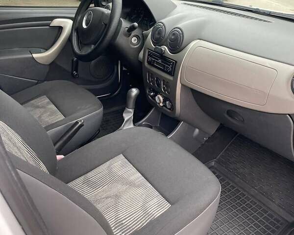 Білий Дачія Sandero, об'ємом двигуна 1.4 л та пробігом 255 тис. км за 4200 $, фото 11 на Automoto.ua