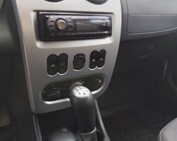 Білий Дачія Sandero, об'ємом двигуна 1.6 л та пробігом 147 тис. км за 5900 $, фото 17 на Automoto.ua