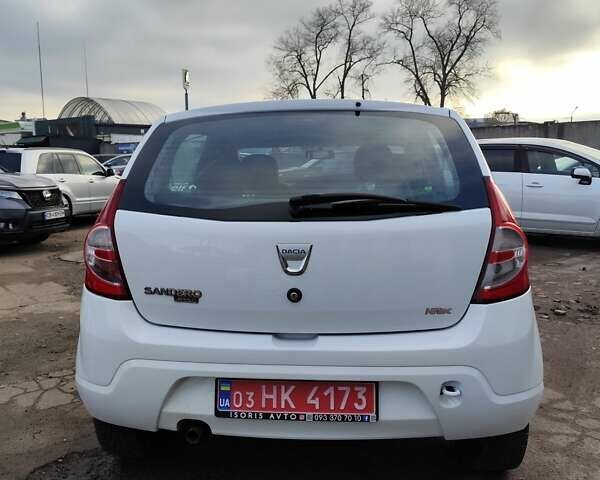 Білий Дачія Sandero, об'ємом двигуна 1.6 л та пробігом 147 тис. км за 5900 $, фото 5 на Automoto.ua