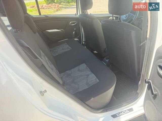 Білий Дачія Sandero, об'ємом двигуна 1.2 л та пробігом 220 тис. км за 4250 $, фото 12 на Automoto.ua