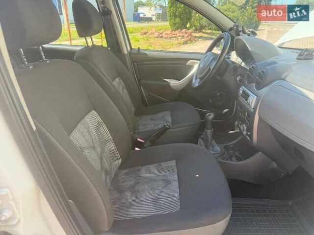 Білий Дачія Sandero, об'ємом двигуна 1.15 л та пробігом 219 тис. км за 4100 $, фото 10 на Automoto.ua