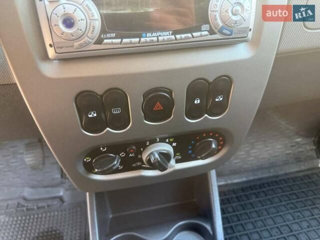 Білий Дачія Sandero, об'ємом двигуна 1.2 л та пробігом 220 тис. км за 4250 $, фото 2 на Automoto.ua