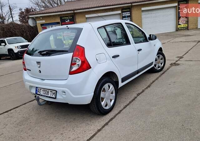 Білий Дачія Sandero, об'ємом двигуна 1.2 л та пробігом 200 тис. км за 4300 $, фото 3 на Automoto.ua