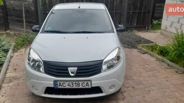 Белый Дачия Сандеро, объемом двигателя 1.15 л и пробегом 166 тыс. км за 4600 $, фото 2 на Automoto.ua