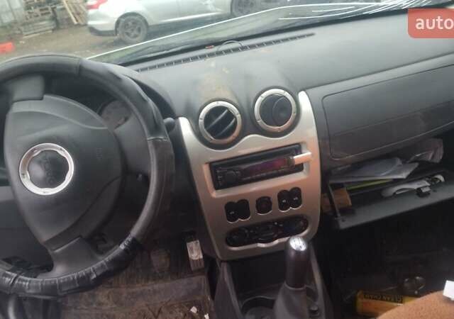 Белый Дачия Сандеро, объемом двигателя 1.2 л и пробегом 155 тыс. км за 1777 $, фото 7 на Automoto.ua