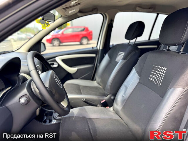 Білий Дачія Sandero, об'ємом двигуна 1.2 л та пробігом 235 тис. км за 3500 $, фото 9 на Automoto.ua