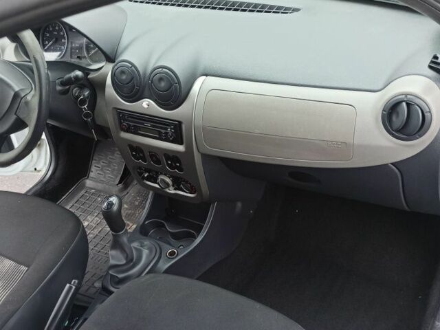 Белый Дачия Сандеро, объемом двигателя 1.1 л и пробегом 340 тыс. км за 3600 $, фото 13 на Automoto.ua