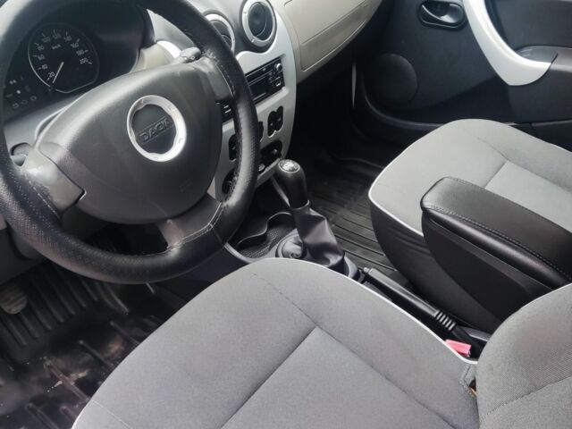 Дачія Sandero 2012 у Терновке на Automoto.ua Білий Дачія Sandero, об'ємом двигуна 1.1 л та пробігом 166 тис. км за 4200 $, фото 4 на Automoto.ua