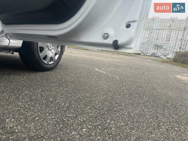 Белый Дачия Сандеро, объемом двигателя 1.2 л и пробегом 216 тыс. км за 3700 $, фото 21 на Automoto.ua