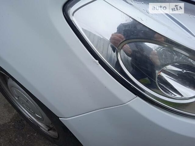 Белый Дачия Сандеро, объемом двигателя 1.1 л и пробегом 210 тыс. км за 4300 $, фото 6 на Automoto.ua