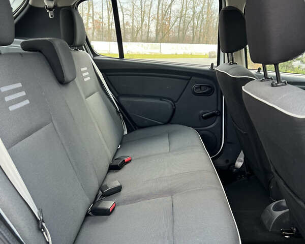 Белый Дачия Сандеро, объемом двигателя 1.2 л и пробегом 178 тыс. км за 4750 $, фото 63 на Automoto.ua