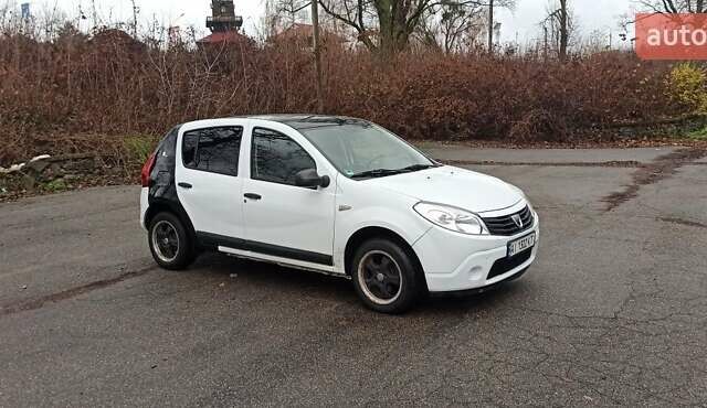 Белый Дачия Сандеро, объемом двигателя 1.1 л и пробегом 340 тыс. км за 3600 $, фото 4 на Automoto.ua